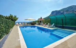 Family Villa in Solin with Pool